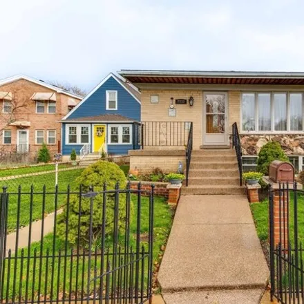 Image 1 - 7737 West Forest Preserve Drive, Chicago, IL 60634, USA - House for sale