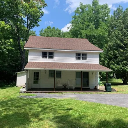 Buy this 3 bed house on Lincoln Highway in Quemahoning Township, PA 15548