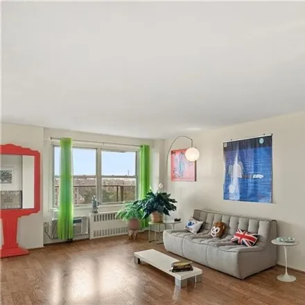 Image 5 - 2522 Olinville Avenue, New York, NY 10467, USA - Apartment for sale