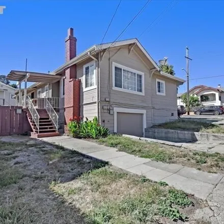 Buy this studio house on 2125 38th Avenue in Oakland, CA 94601