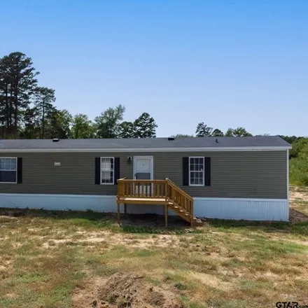 Buy this studio apartment on 9193 County Road 152 in Leverett's Chapel, Rusk County