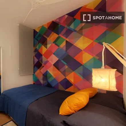 Rent this 5 bed room on Carrer de Provença in 31-33, 08029 Barcelona