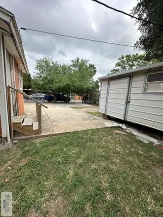 Image 9 - 881 West 17th Street, Brownsville, TX 78520, USA - House for sale