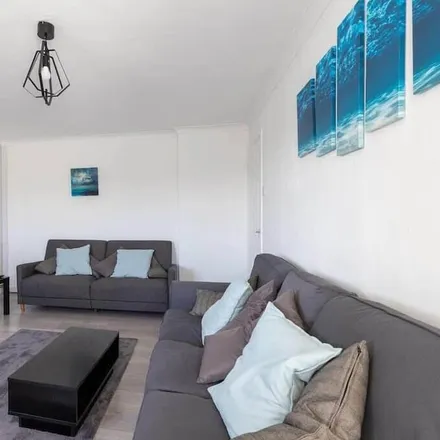 Rent this 4 bed duplex on Newquay in TR7 3BS, United Kingdom