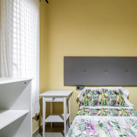 Rent this 3 bed room on Carrer de la Marina in 257, 08025 Barcelona