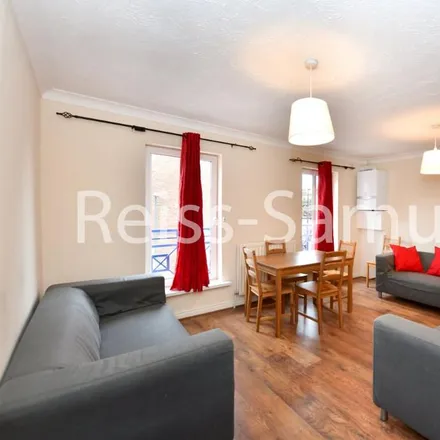 Rent this 6 bed townhouse on 7 Ambassador Square in Millwall, London