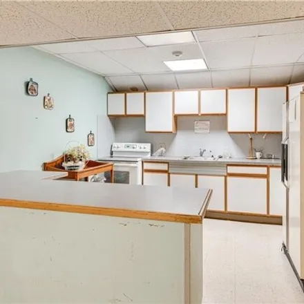 Image 5 - Silver Spring before Swift, Silver Spring Street, Providence, RI 02918, USA - House for sale