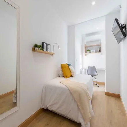 Rent this 3 bed room on Travesía de San Mateo in 8, 28004 Madrid