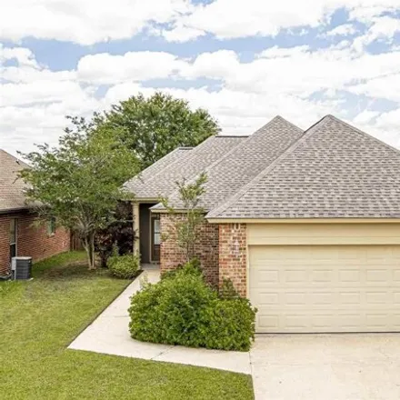 Rent this 3 bed house on 9077 Westlake Drive in Gardere Place, East Baton Rouge Parish