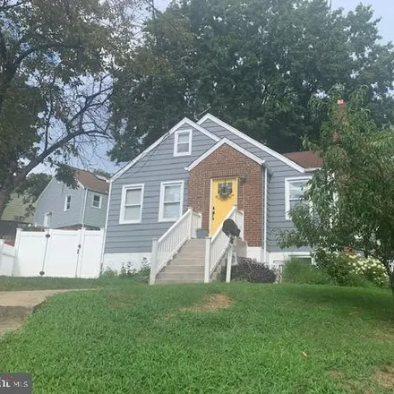 Rent this 3 bed house on 2133 South Randolph Street in Arlington, VA 22204