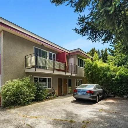 Image 5 - 4267 Woodland Park Avenue North, Seattle, WA 98103, USA - House for sale