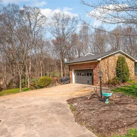 Image 3 - 2659 Fines Creek Drive, Nelly Green Estates, Statesville, NC 28625, USA - House for sale
