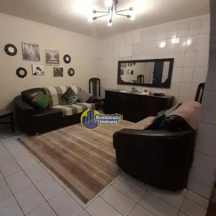 Buy this 3 bed house on Rua Irineu Benício de Oliveira in Jardim Santo Antônio, Osasco - SP