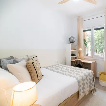 Rent this 4 bed room on Carrer de Padilla in 256;258, 08001 Barcelona