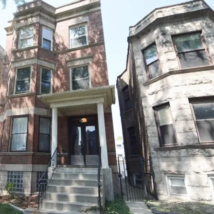 Rent this 3 bed house on 3732 North Racine Avenue in Chicago, IL 60613