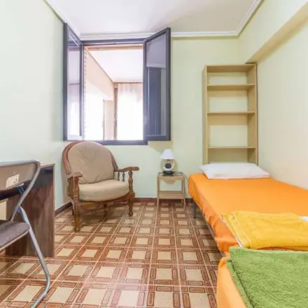 Image 6 - Carrer de l'Actor Mauri, 4, 46022 Valencia, Spain - Apartment for rent