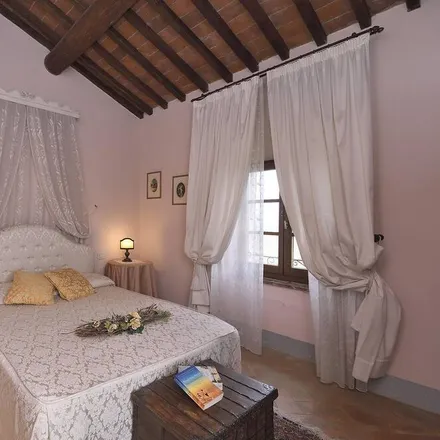 Rent this 9 bed house on 52043 Castiglion Fiorentino AR