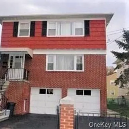 Rent this 3 bed townhouse on 23 Duryea Avenue in City of Mount Vernon, NY 10550
