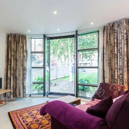 Image 5 - Horsley Court, Montaigne Close, London, SW1P 4BF, United Kingdom - Townhouse for sale