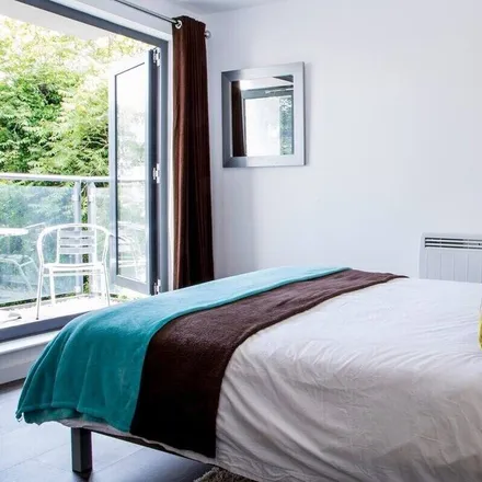 Image 5 - Woking, GU22 7LR, United Kingdom - Apartment for rent