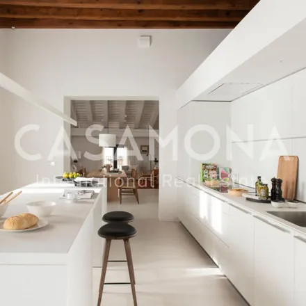 Rent this 3 bed apartment on Banco Español de Crédito (Banesto) in Plaça de Catalunya, 10