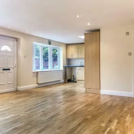 Image 3 - Wansford Road, London, IG8 7AD, United Kingdom - House for sale