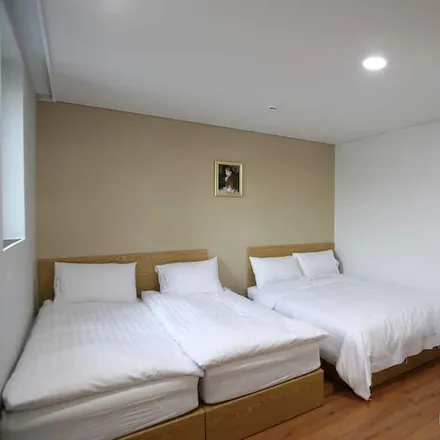 Rent this studio house on 17 in Huam-ro 60-gil, Jung-gu