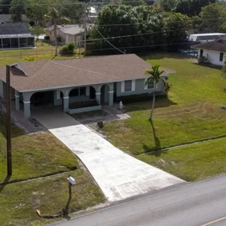 Image 2 - 543 Southeast Floresta Drive, Port Saint Lucie, FL 34983, USA - House for sale