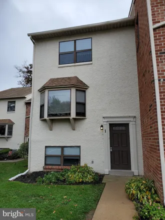 Image 2 - 21 Silver Lake Terrace, Morton, Delaware County, PA 19070, USA - Townhouse for rent