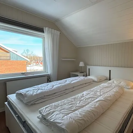 Rent this 2 bed house on 461 36 Trollhättans kommun