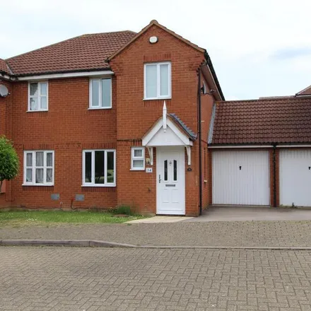 Rent this 3 bed duplex on Brill Place in Wolverton, MK13 8LR