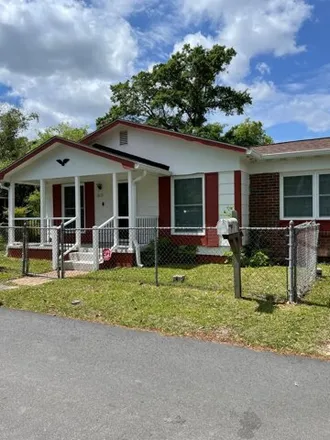 Rent this 3 bed house on 1077 Mamie Street in Ashleyville, Charleston