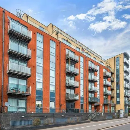 Buy this 2 bed apartment on Capital Point in 33 Bath Road, Slough