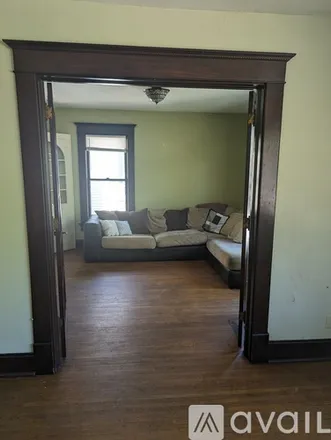 Rent this 3 bed duplex on 1623 1 2 Ohio St