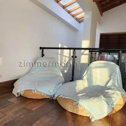 Buy this 4 bed house on Rua Carlos Tiago Pereira in Vila Santo Estéfano, São Paulo - SP