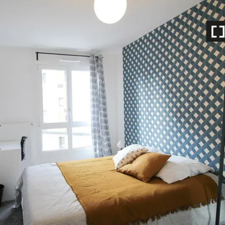 Rent this 4 bed room on 6 Rue Mozart in 92110 Clichy, France