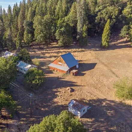 Image 1 - 19630 Cove Road, Hillcrest, Shasta County, CA 96065, USA - House for sale