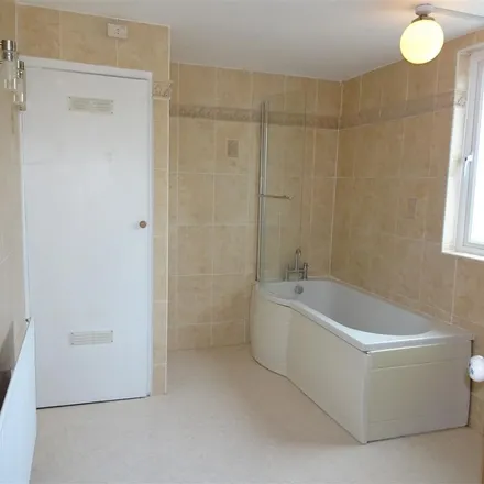 Rent this 2 bed apartment on Treverbyn Road in Cornwall, PL25 3QT