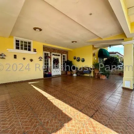 Buy this 5 bed house on Calle 111 Este in plaza carolina, 0818