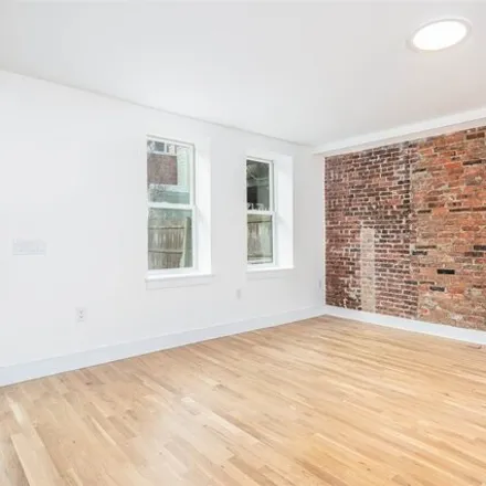 Image 5 - Harry's Daughter, 339 Communipaw Avenue, Communipaw, Jersey City, NJ 07304, USA - House for rent