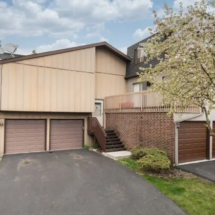 Buy this 3 bed townhouse on 71 Salt Creek Road in Roselle, IL 60172