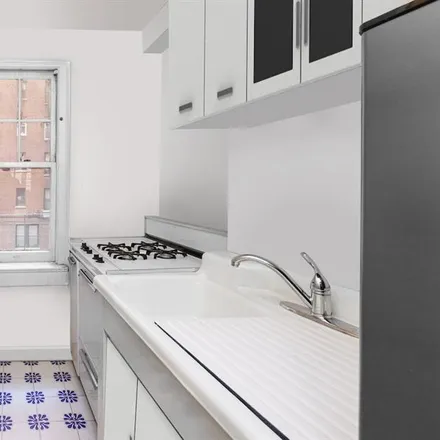 Image 7 - 110 EAST 87TH STREET 2A in New York - Apartment for sale