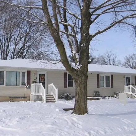 Buy this 4 bed house on 579 18th Street Northwest in Austin, MN 55912