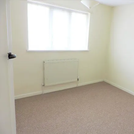 Image 4 - Tintern Close, Portsmouth, PO6 4LS, United Kingdom - House for rent