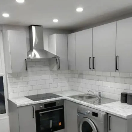 Image 2 - Narford Road, Upper Clapton, London, E5 8RD, United Kingdom - Apartment for rent