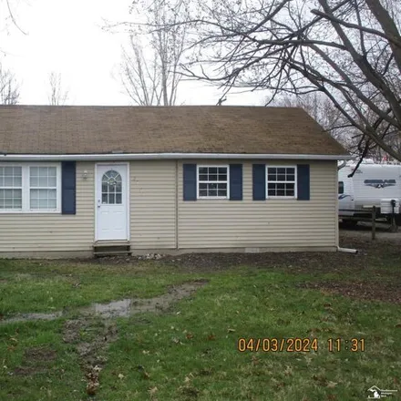 Buy this 3 bed house on 20697 Newman Drive in Brownstown Charter Township, MI 48183