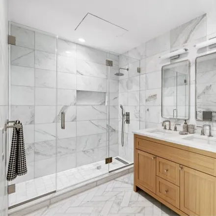 Image 7 - 169 Calyer Street, New York, NY 11222, USA - Townhouse for sale