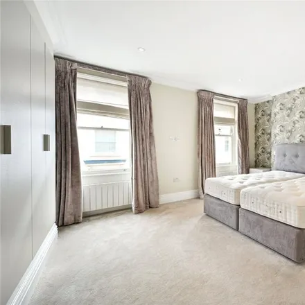 Image 5 - 2-22 Chester Row, London, SW1W 9JF, United Kingdom - Townhouse for rent