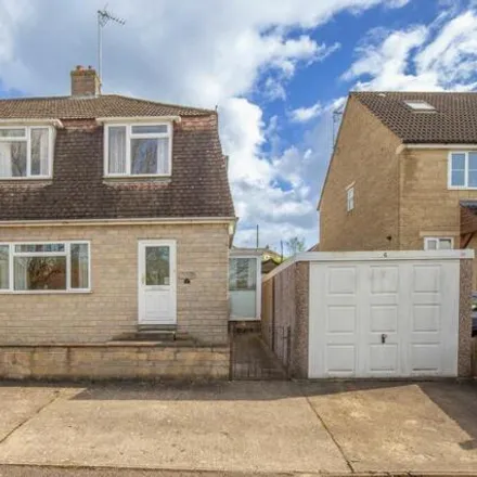 Buy this 3 bed house on Park Road in Malmesbury, SN16 0FD