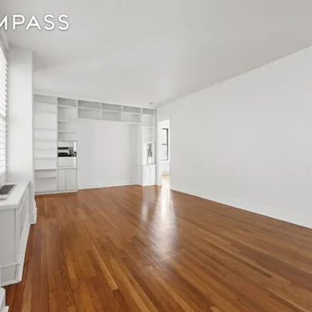 Image 3 - 106 East 61st Street, New York, NY 10065, USA - Condo for rent